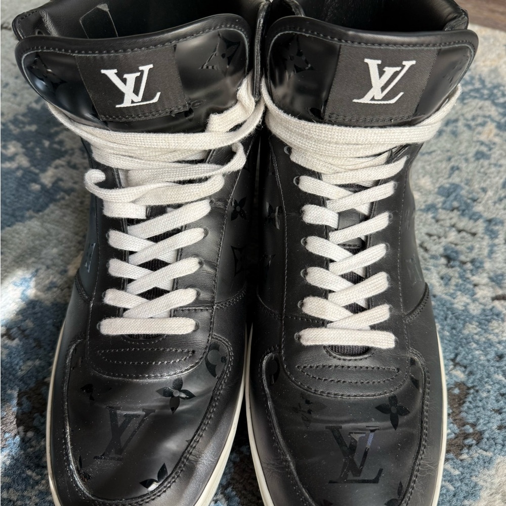 Louis Vuitton Black and White Men's high top shoes. - Picture 7 of 7